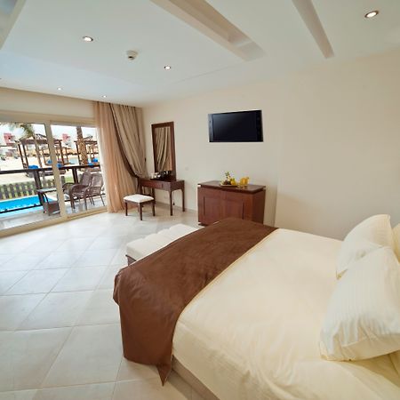 Sunrise Crystal Bay Resort -Grand Select (Adults Only) Hurghada Exterior foto A hotel room