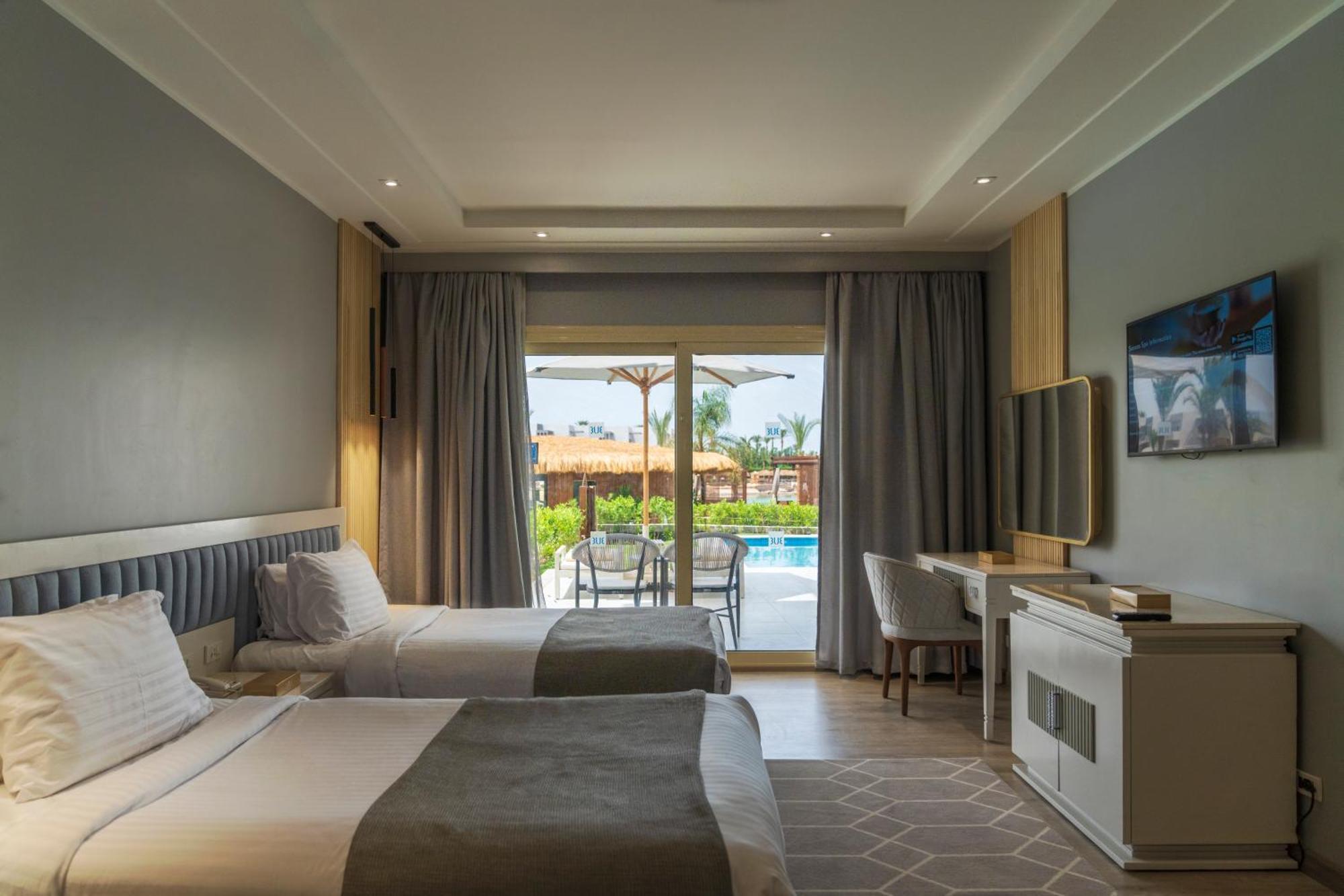 Sunrise Crystal Bay Resort -Grand Select (Adults Only) Hurghada Exterior foto A room at the hotel